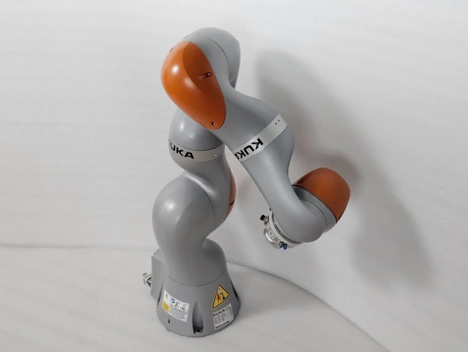KUKA LBR iiwa 14 R820 Robot — image 3
