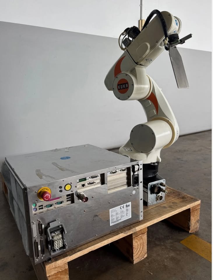 Kuka KUKA KR6 R700 6-Axis Industrial Robot Arm  — image 5